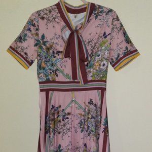La meng fivecats midlength pink floral pattern dress